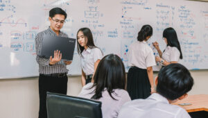 strategi pembagian kelas paling efektif