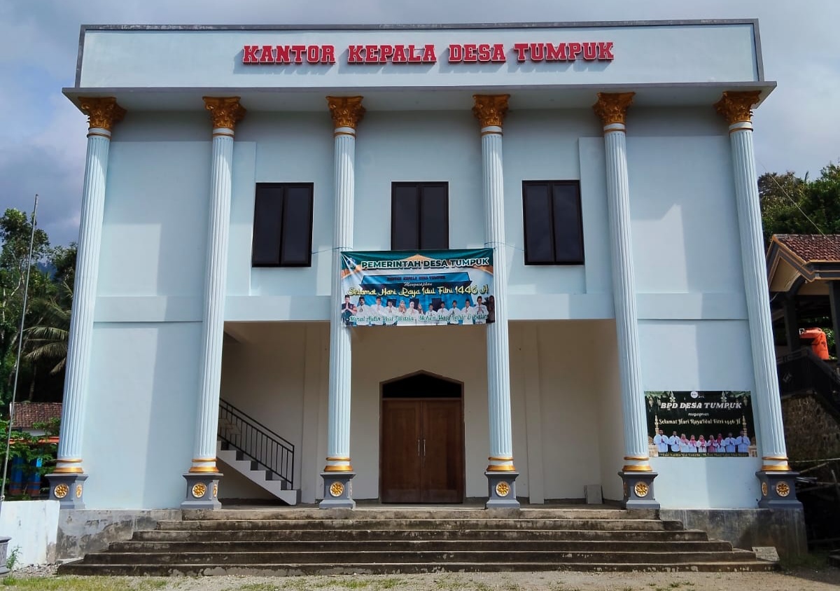 kantor kepala desa adalah