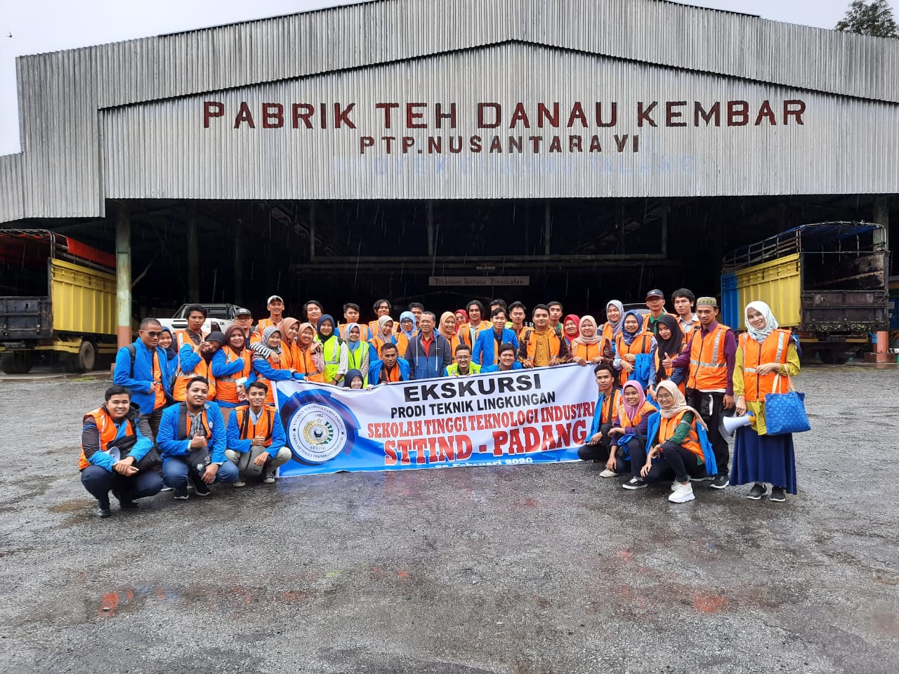 Mengapa Kunjungan Industri Menjadi Kunci Sukses Lulusan?