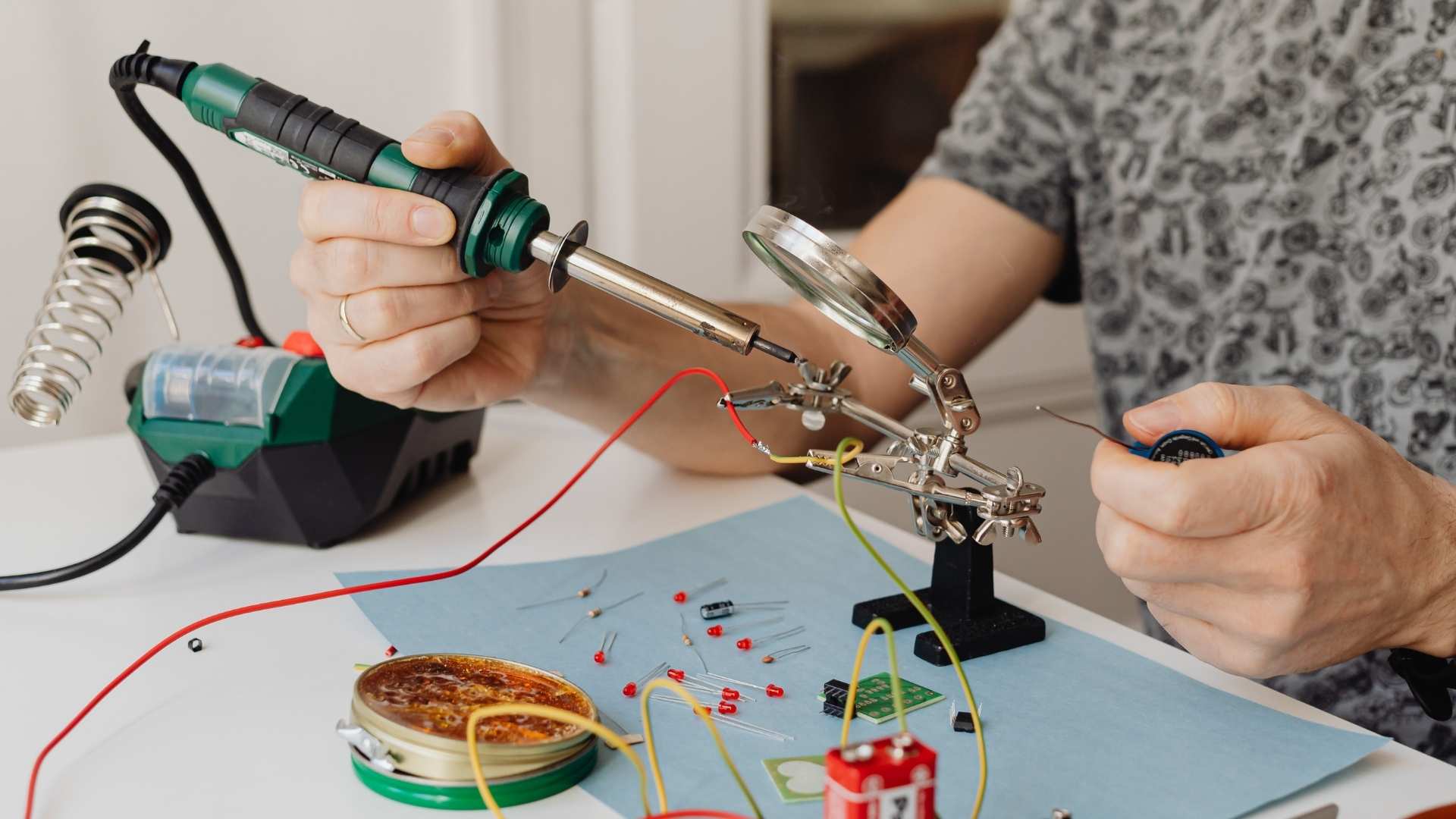 memahami fungsi solder
