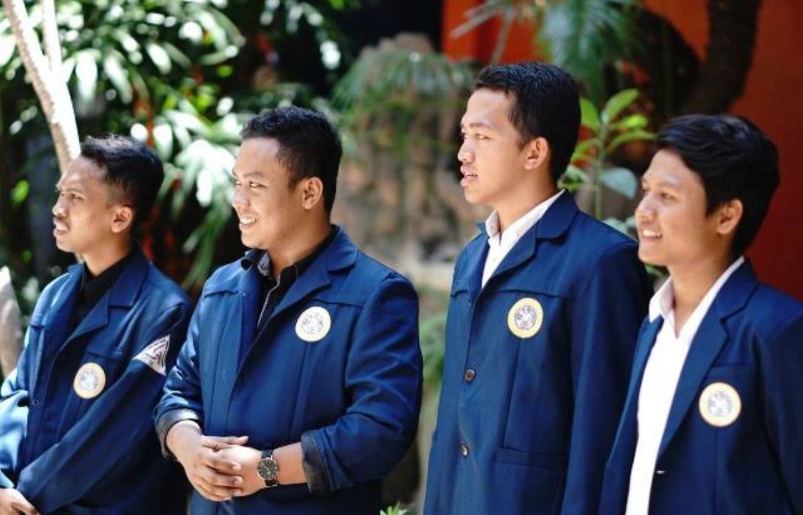 Mengapa Almamater Adalah Hal Penting bagi Mahasiswa?