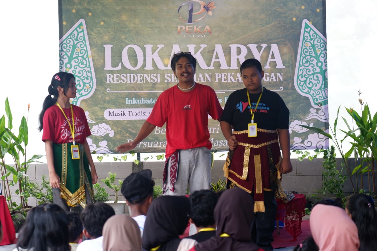 Pembukaan Lokakarya Residensi Seniman Pekarangan dalam rangka Festival Pekan Kunang-Kunang Kebudayaan 2026 di Rumah Budaya Nara, Jember. (Foto: Istimewa)