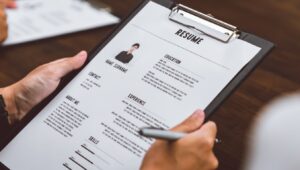 Pentingnya Riset Sebelum Memilih Nama CV