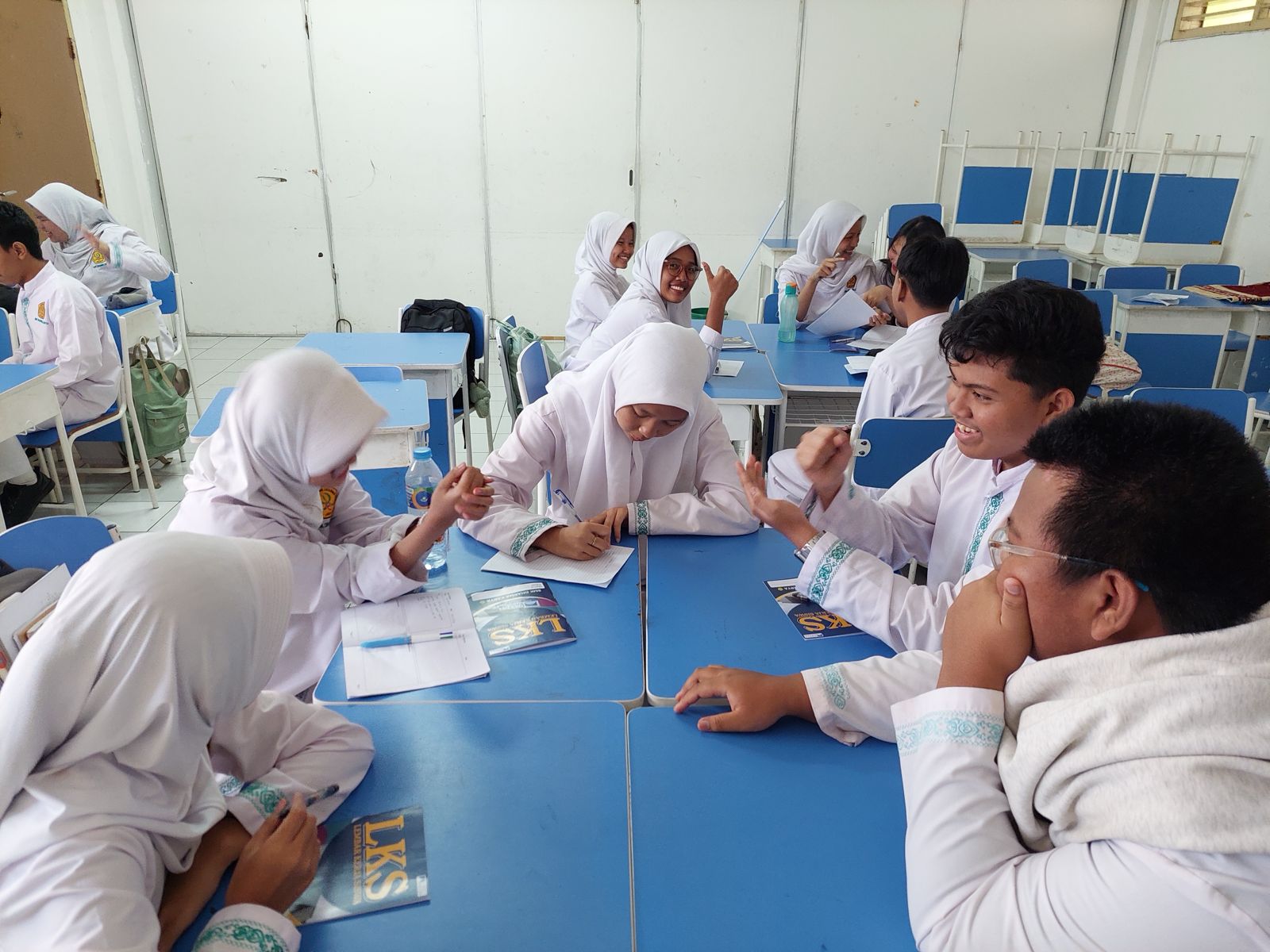 Mengapa English Club adalah Pilihan Terbaik untuk Fasih Berbahasa?