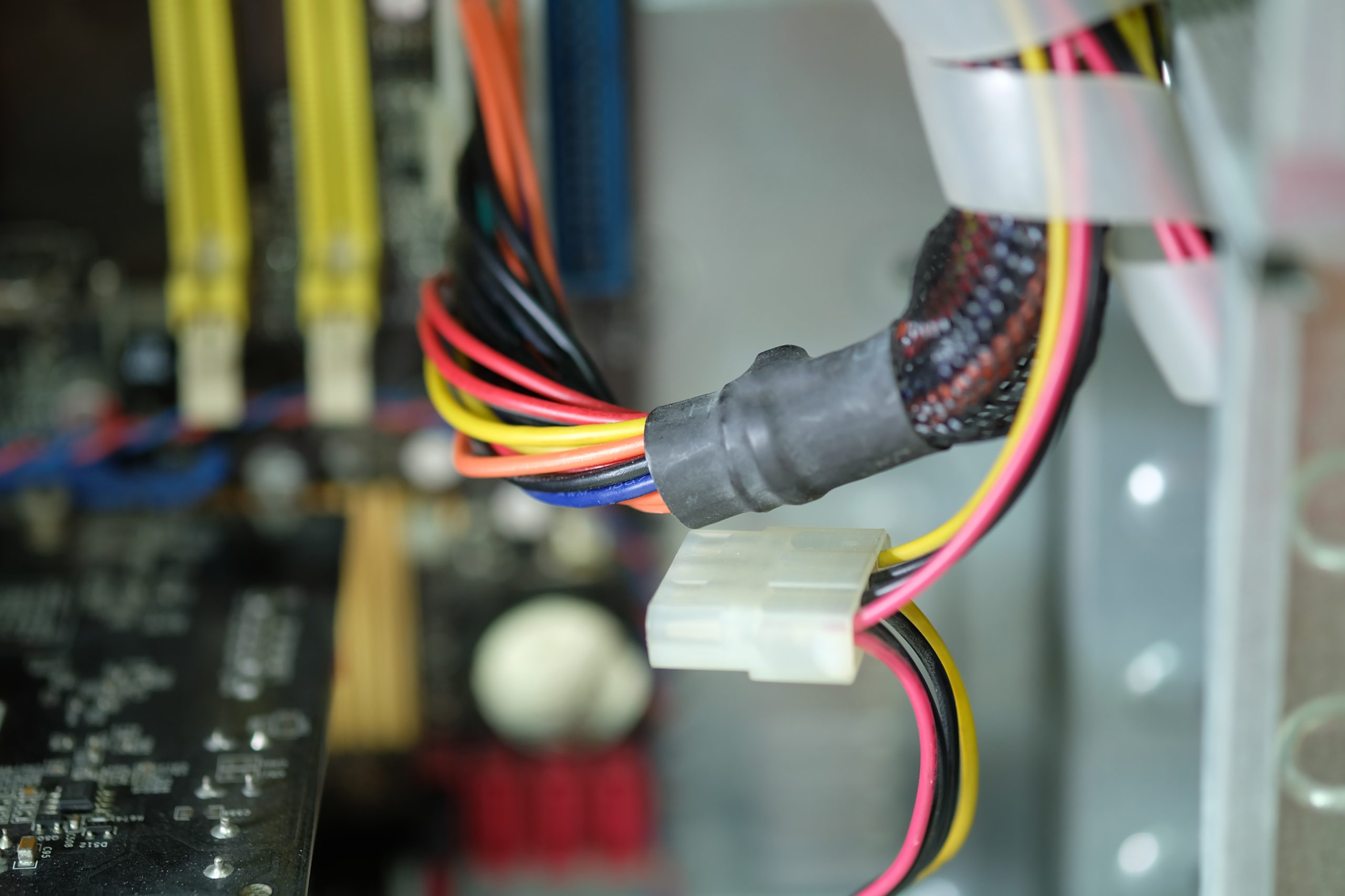 Tips Mengidentifikasi Kabel Putih Positif atau Negatif