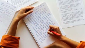 Menumbuhkan Kreativitas Melalui Tugas Tulis Tangan