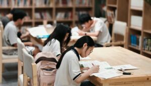 Daftar Utama Antonim Melumpuhkan dalam Bahasa Indonesia