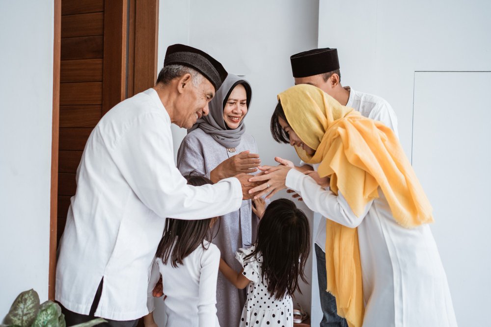 Memahami Apa yang Dimaksud dari Silaturahmi dalam Kehidupan Sosial