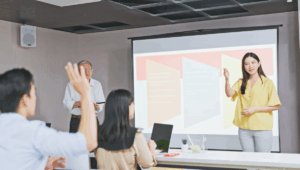 Penerapan Pengertian Komprehensif dalam Berbagai Sektor