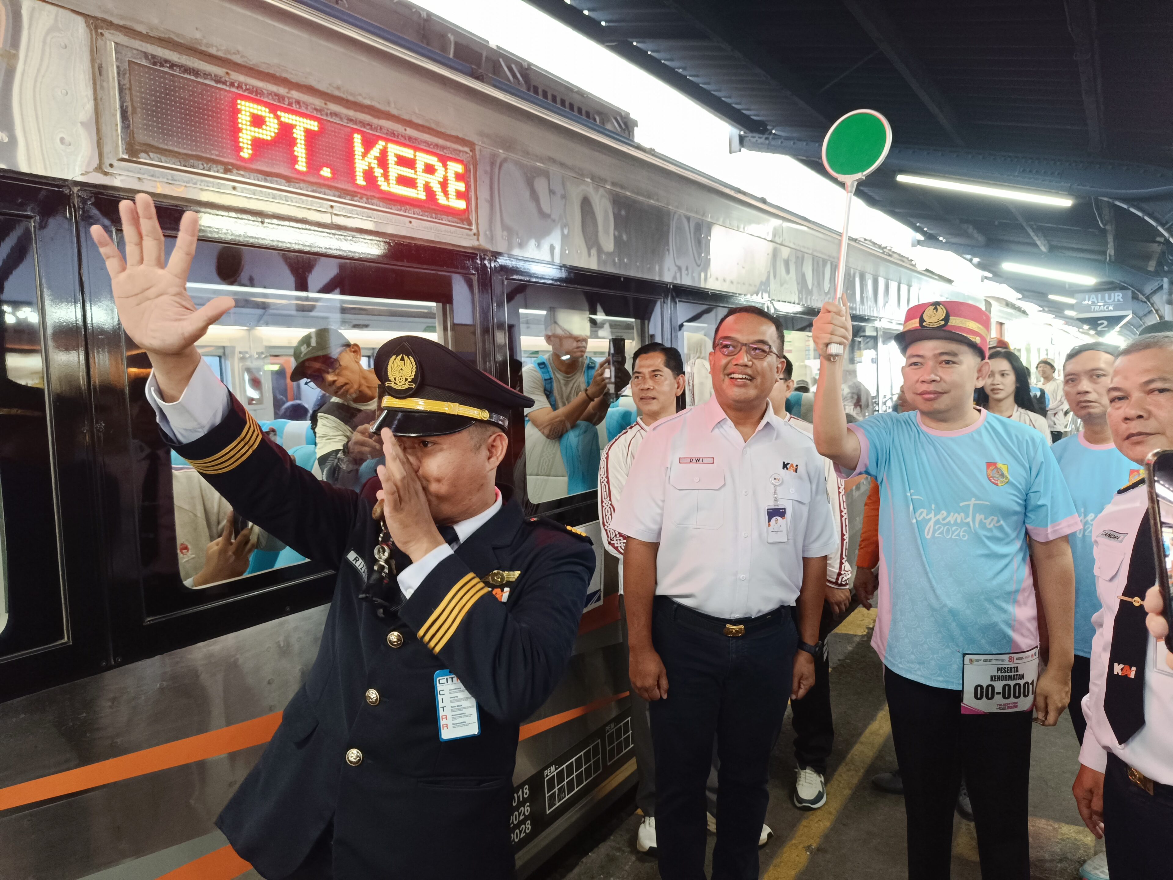 Bupati Jember, Gus Fawait memberangkatkan KLB Tajemtra 2026 (Ambang/Pelitaonline.co)